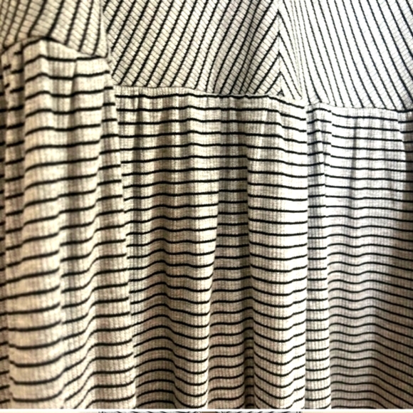 (S/M) Kismet Black/Grey Striped Peplum Top ptp 15"×L25" - Picture 6 of 12